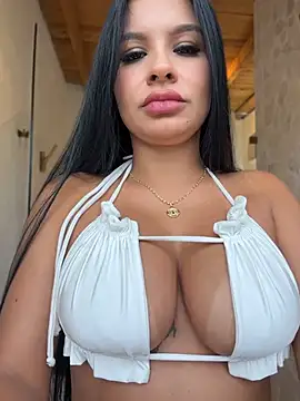 Elara Luxe online show from June 15, 10:10 pm