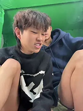 -OvO- online show from May 11, 4:04 pm