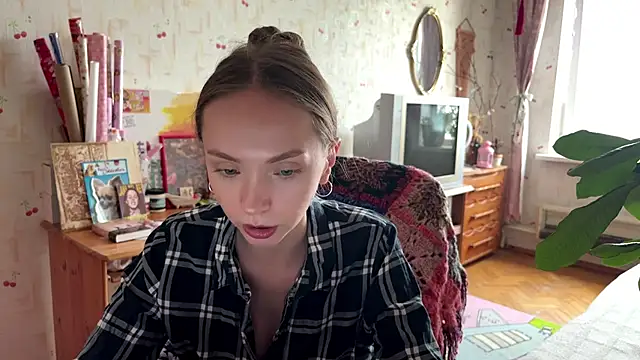 AdriannaBill online show from July 3, 3:18 pm