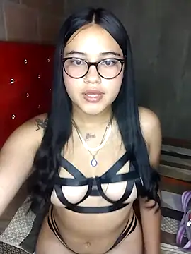 sacarlett pop online show from April 21, 10:39 pm