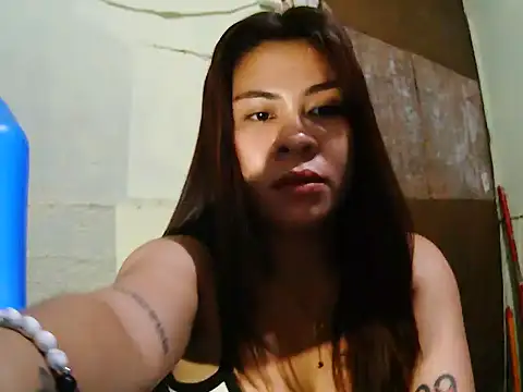 hottiemomma09 online show from May 7, 1:59 pm