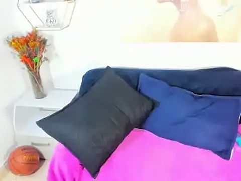 loly ebony4 online show from April 16, 9:39 pm