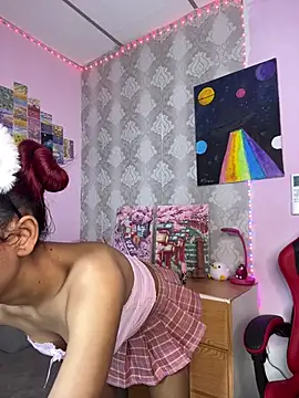 victoria gloow online show from April 18, 1:41 am