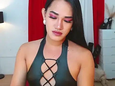 TSOliviax online show from April 29, 1:25 pm
