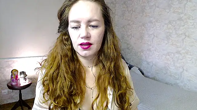 Fern Lust online show from July 8, 9:33 am