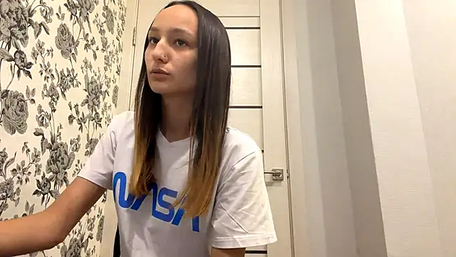 VolatileDear online show from April 15, 4:40 pm