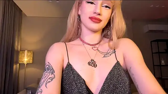 unholyd0lly online show from April 30, 8:36 pm