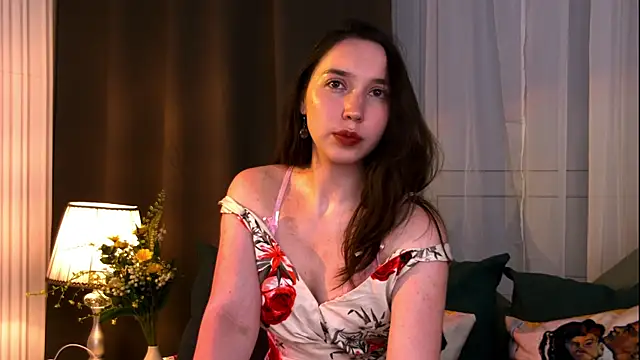 Suzaneey online show from June 25, 7:15 pm