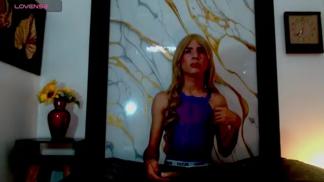 esmeralda negrette online show from April 18, 3:42 am