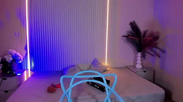 LucyWild8 online show from June 26, 5:58 pm