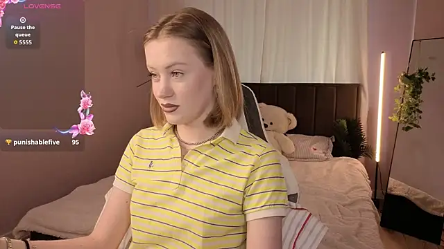 EvaHamilton online show from June 9, 1:38 am