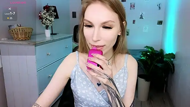 MilaDuales online show from May 5, 5:32 am
