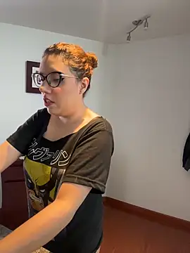 AliceMtz online show from April 22, 6:49 pm