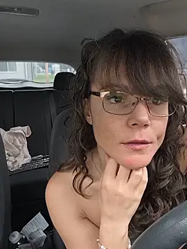 BaileyMFox online show from May 23, 7:45 pm