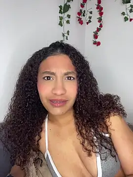 Daphnne Curly online show from May 15, 2:38 am