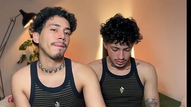 Noah and Steven online show from May 6, 10:14 pm