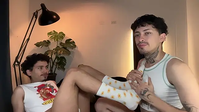 Noah and Steven online show from May 25, 3:22 pm