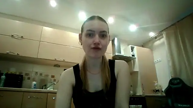 Lisanta online show from May 13, 4:57 pm