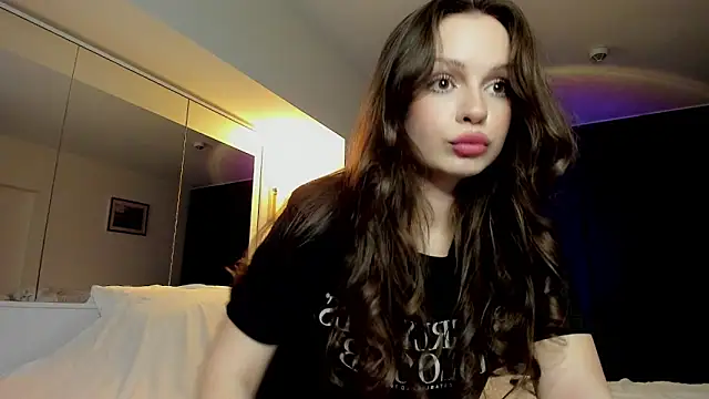 sweettitsbby online show from May 4, 8:01 pm