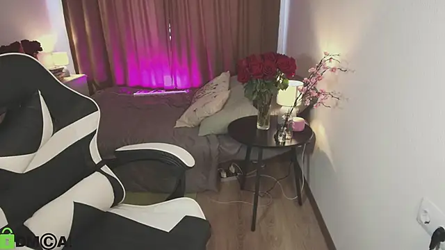 Beccaxtime online show from June 7, 7:48 am
