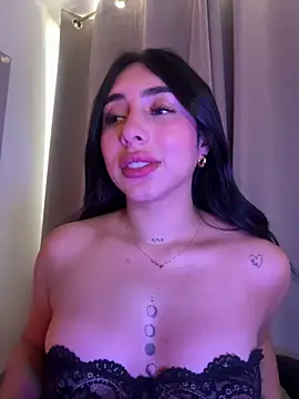 IsabellaNoir  online show from May 6, 9:08 pm