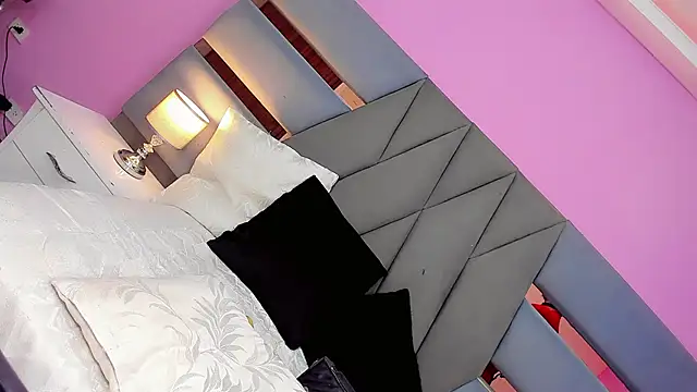 sexyjessicamistres online show from May 16, 8:41 pm