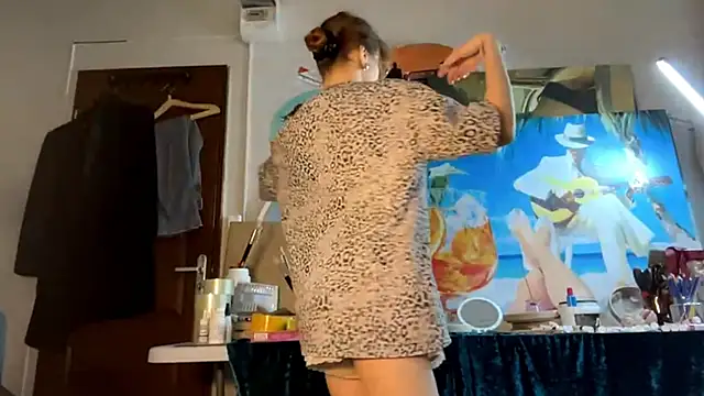 sarawhisperr online show from May 4, 3:16 pm