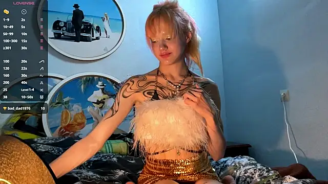 sarawhisperr online show from June 5, 6:36 pm