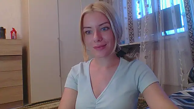 Softy Aura  online show from August 4, 4:35 pm