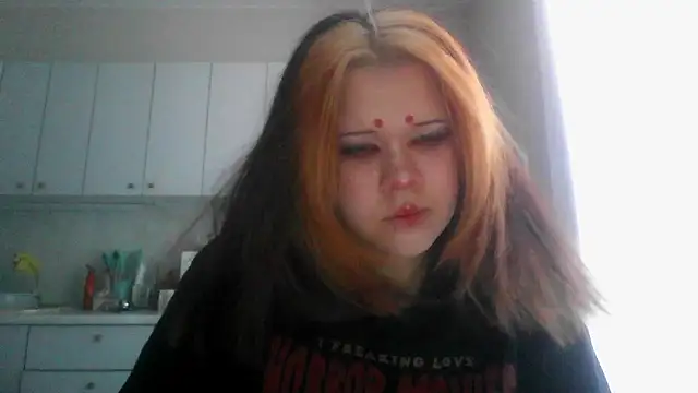 Amanda Mia  online show from May 19, 7:15 am