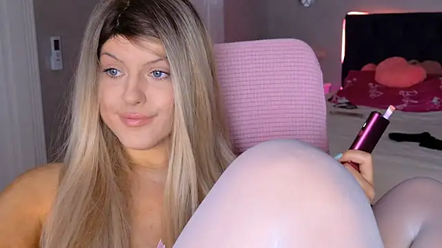 ChristieBlace online show from July 3, 8:59 pm
