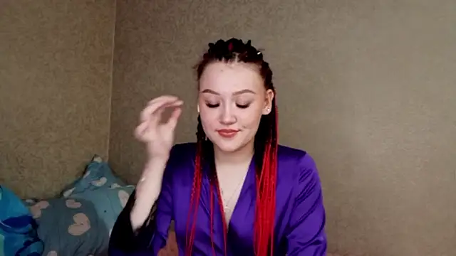 FlameDina online show from April 24, 1:36 pm