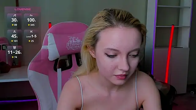  CloudNine  online show from June 19, 3:33 am