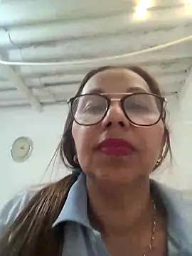 Ladymilf12 online show from April 29, 6:13 pm