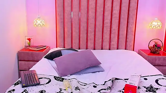 Lucie Red online show from May 31, 2:28 am