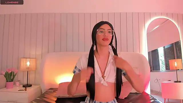 nicki-west online show from August 3, 7:52 pm