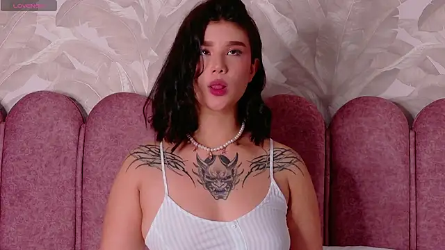 Emily-Cooper- online show from May 15, 4:27 am