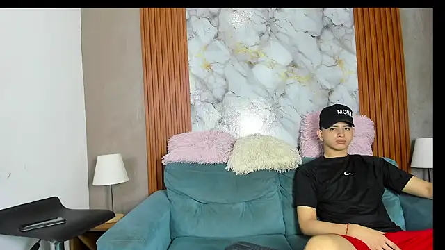 LOVE GUYS1 online show from June 23, 1:20 pm