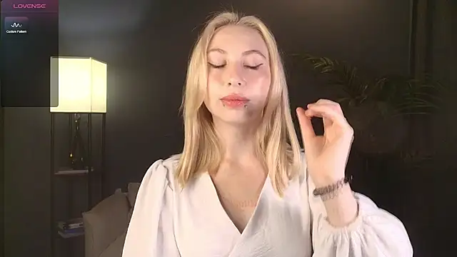 MilkChoc0late online show from July 21, 2:34 am