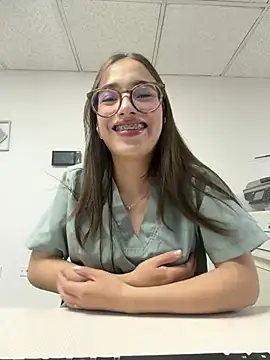 Sweet Milaa1 online show from August 3, 7:52 pm