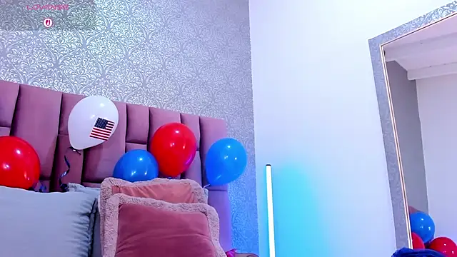 DianaRed  online show from July 5, 3:35 am