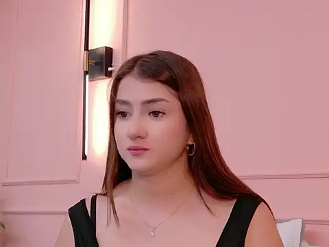 DanielleDNicola online show from May 11, 1:24 pm