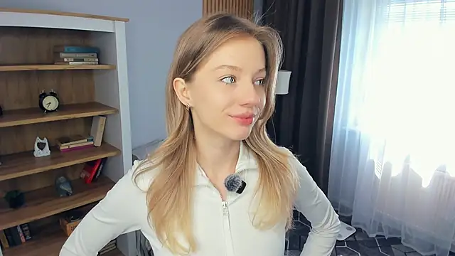 katemossse online show from May 3, 9:45 am