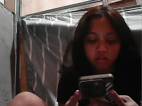 Yours AsianPinayGirl18 online show from July 2, 3:23 am
