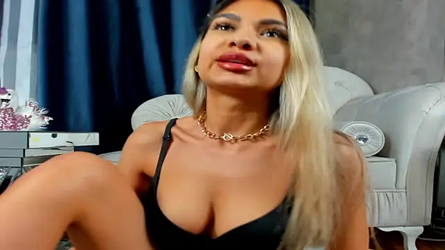 NayaSweetie online show from May 27, 8:28 pm
