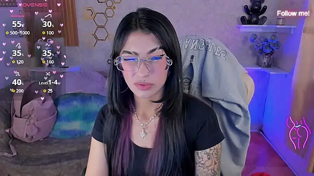 mia smoke  online show from June 17, 2:07 pm
