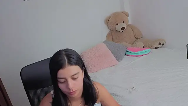 valerihouse  online show from August 6, 2:18 am