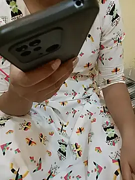 Seema yadav01 online show from July 14, 5:01 am