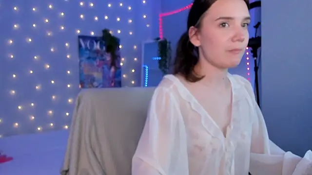 Elvienne online show from June 12, 3:36 am