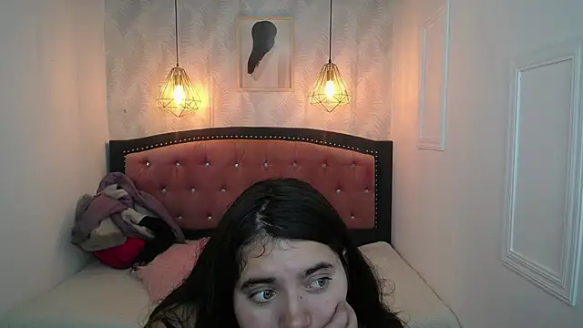 Laurha  online show from July 31, 7:37 pm